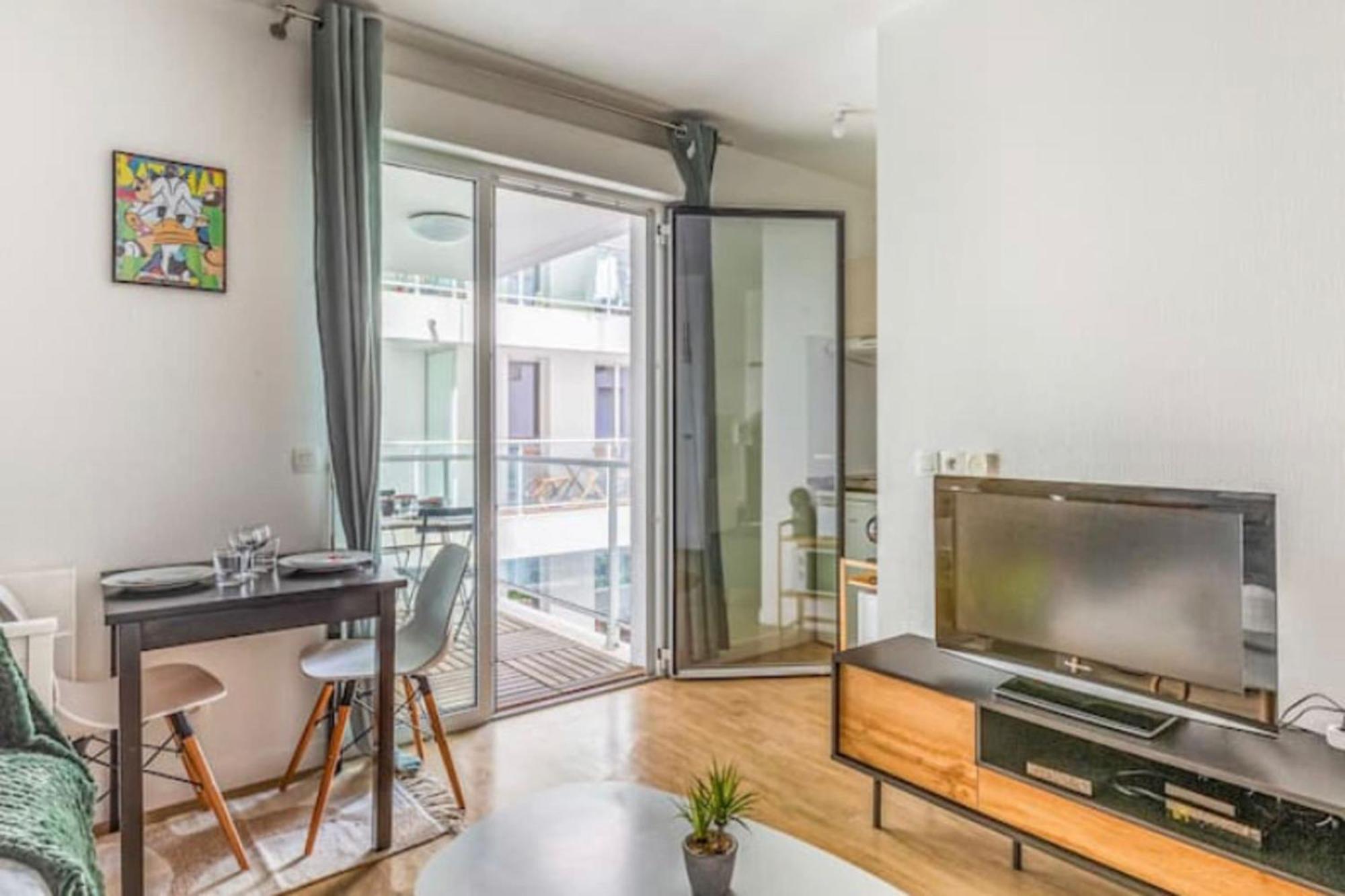 With Balcony In The Heart Of La Rochelle (Charente-Maritime)