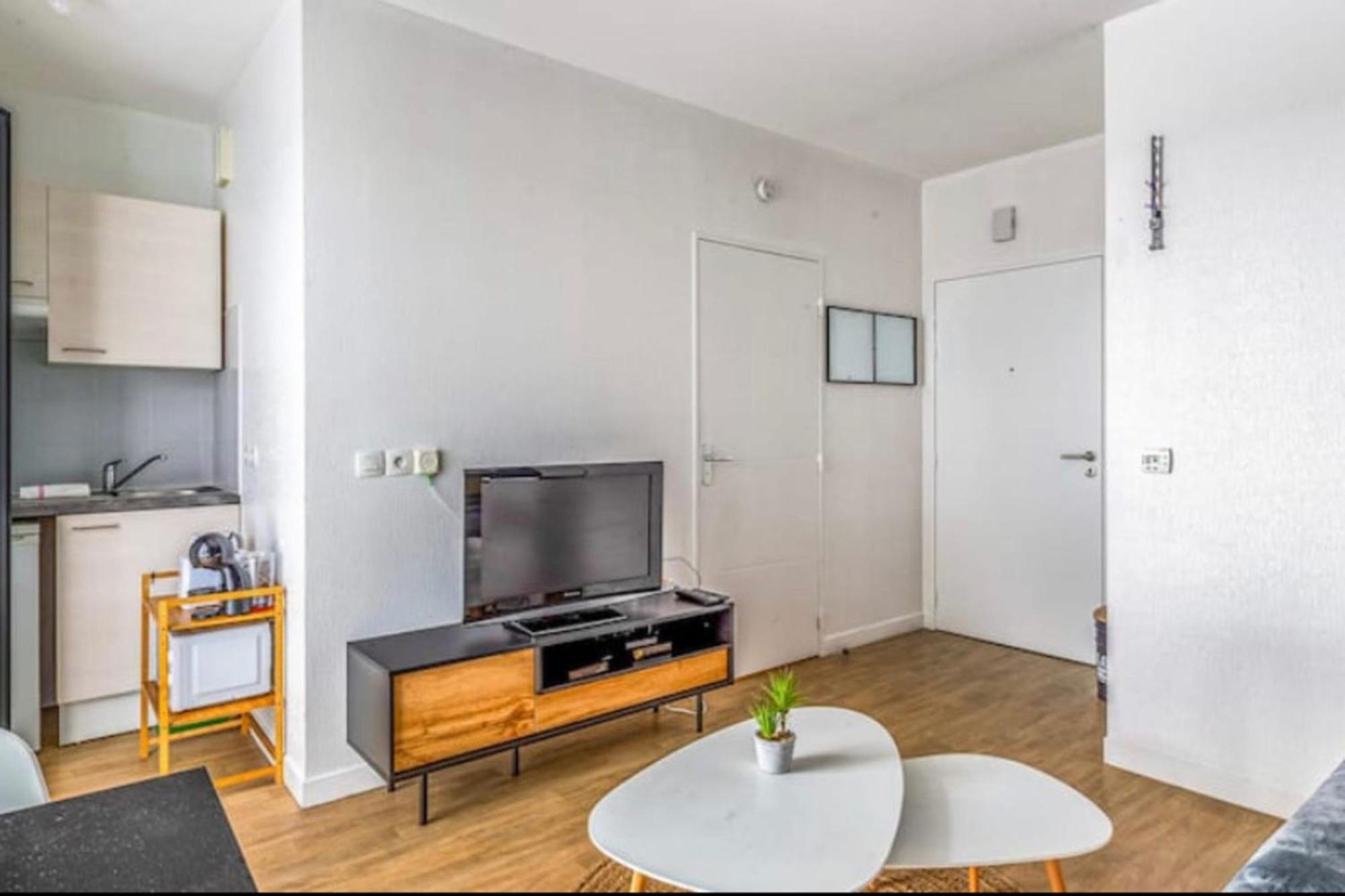With Balcony In The Heart Of Appartement La Rochelle (Charente-Maritime)