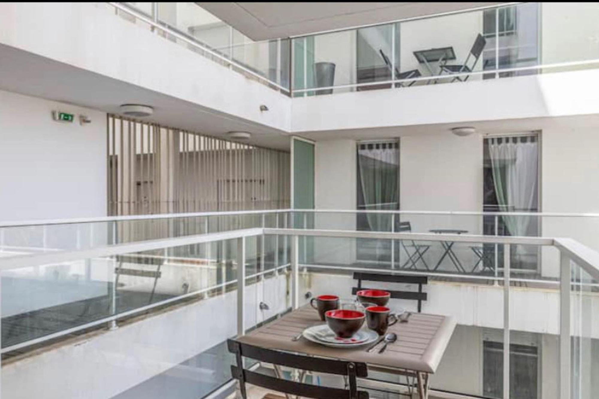 With Balcony In The Heart Of Appartement La Rochelle (Charente-Maritime)